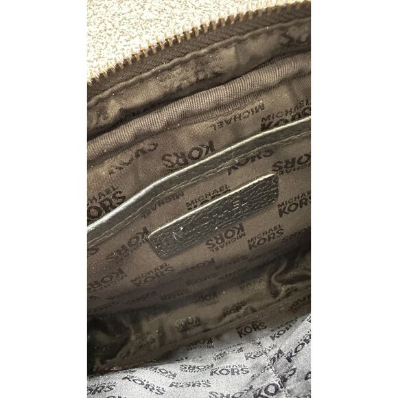 Michael Kors Fulton Large Pebbled Leather Crossbody Bag - Picture 7 of 8